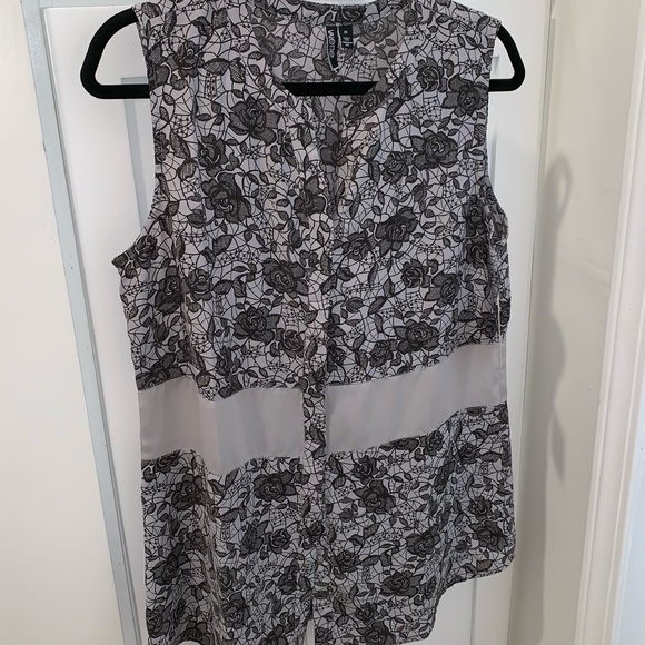 Sleeveless Floral Lace Print Blouse | Size: M - Picture 3 of 4